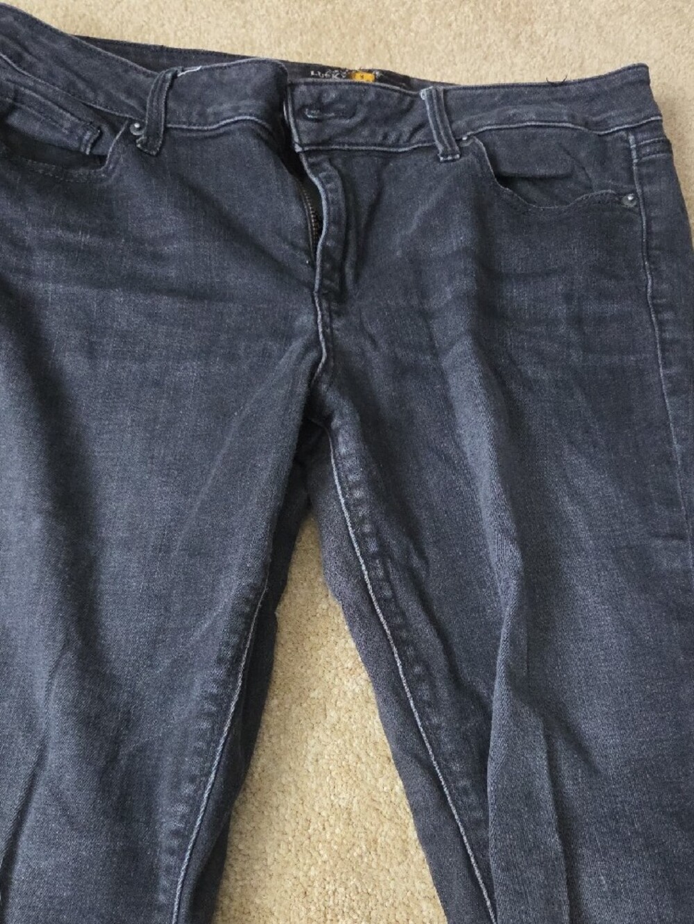 Lucky Brand Women's Black Straight Leg Jeans with Knee Rips - Picture 3 of 9